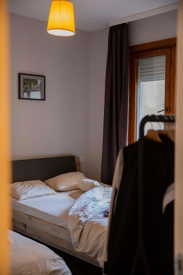 Central Sofia 3-Bedroom Apartment - Urban Art Gallery - Free Parking! Exterior photo